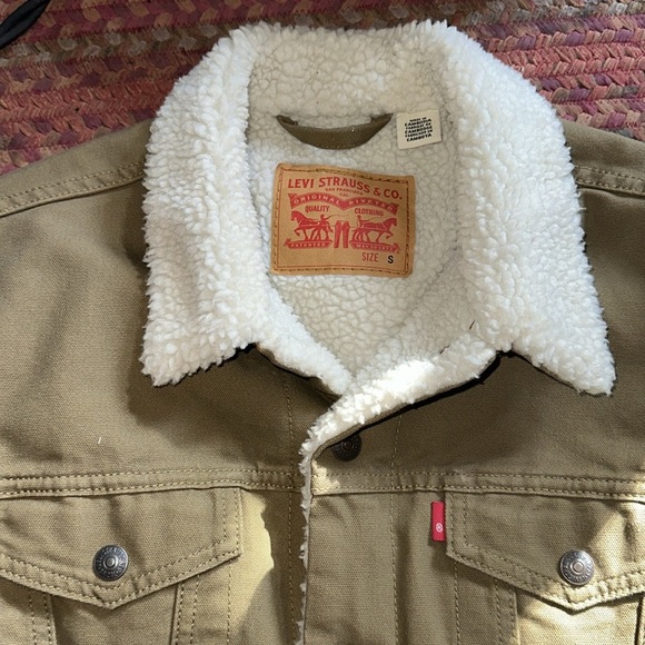 NWOT LEVIS CLASSIC TAN BROWN SHERPA TRUCKER JACKET BUTTON UP - Picture 4 of 7